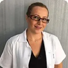 Dt. Burcu Kibaroğlu — Diş Hekimi, Beylikdüzü, İstanbul. Portre fotoğrafı.