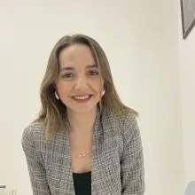Psk. Merve Işık Uğurlu — Psikoloji. Portre fotoğrafı.