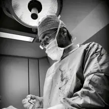 Op. Dr. B.Serdar Aksoy — Genel Cerrahi, İstanbul. Portre fotoğrafı.