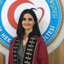 Uzm. Dt. Duygu Mutlu — İstanbul. Portre fotoğrafı.