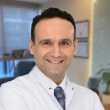 Prof. Dr. Ertekin Utku Ünal — Kalp Ve Damar Cerrahisi, Ankara. Portre fotoğrafı.