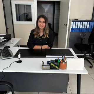 Psk. Gül Nida Özçelik — Psikoloji, Niğde. Portre fotoğrafı.