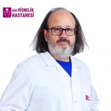 Uzm. Dr. Celal Kırdar — Kardiyoloji, Eskişehir. Portre fotoğrafı.