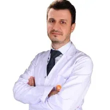 Op. Dr. Kadir Altaş — Beyin Ve Sinir Cerrahisi, İstanbul. Portre fotoğrafı.