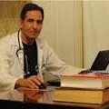 Dr. Alı Ekber Zeynisoy — İç Hastalıkları, Antalya. Portre fotoğrafı.