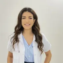Dt. Hatice Hazır — Diş Hekimi, Antalya. Portre fotoğrafı.
