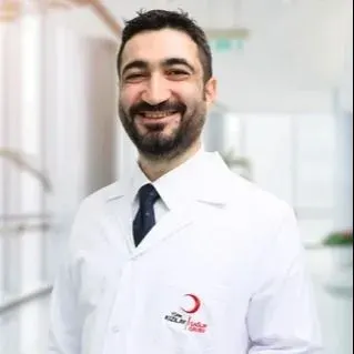 Op. Dr. Cem Selvi — Göz Hastalıkları, Kartal, İstanbul. Portre fotoğrafı.