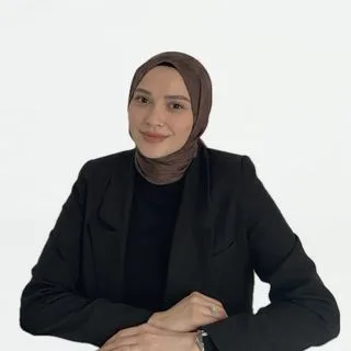 Kl. Psk. Esra Amet Akkaya — Psikoloji, Eskişehir. Portre fotoğrafı.
