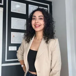 Dyt. Gizem Şakar — Diyetisyen, Kocaeli. Portre fotoğrafı.