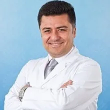 Prof. Dr. Fethi Kılıçaslan — Kardiyoloji, İstanbul. Portre fotoğrafı.