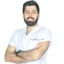 Dt. Emre Pandar — Diş Hekimi, Çerkezköy, Tekirdağ. Portre fotoğrafı.