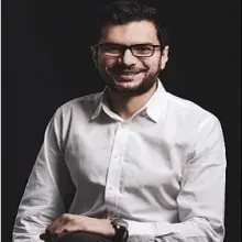 Uzm. Dt. Ahmet Yaşar — Bursa. Portre fotoğrafı.