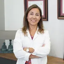 Op. Dr. Sibel Gelecek — Genel Cerrahi, İstanbul. Portre fotoğrafı.