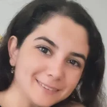 Fzt. Nazan Özçağlar — Fizyoterapi Ve Rehabilitasyon, İstanbul. Portre fotoğrafı.