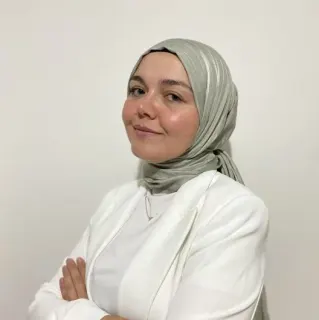 Dkt. Elif Nur Türksoy Kıcık profilinde yer alan galeri fotoğrafı.