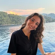 Psk. Sena Yazıcı — Psikoloji. Portre fotoğrafı.