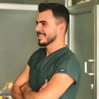 Dt. Serkan Akay — Diş Hekimi, Beyşehir, Konya. Portre fotoğrafı.