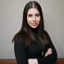 Fzt. Merve Kırıcı — Fizyoterapi Ve Rehabilitasyon. Portre fotoğrafı.
