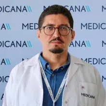 Uzm. Dr. Ömür Aşık — Acil Tıp, Nilüfer, Bursa. Portre fotoğrafı.