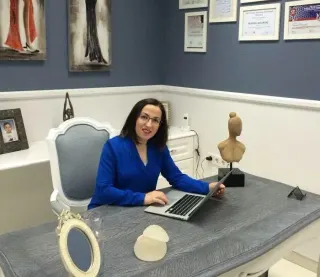 Op. Dr. Nurgül Altuntaş profilinde yer alan galeri fotoğrafı.
