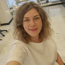 Dt. Alina Palagenko — Diş Hekimi, Mersin. Portre fotoğrafı.