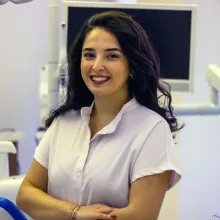 Dt. Merve Gündüz Kanat — Diş Hekimi, Muğla. Portre fotoğrafı.