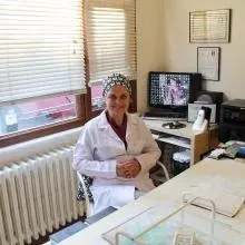 Dt. Halime Ersoy — Diş Hekimi, İstanbul. Portre fotoğrafı.