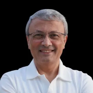 Psk. Bülent Hamit Semercioğlu — Psikoloji, İstanbul. Portre fotoğrafı.