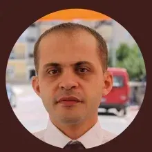 Uzm. Dr. Sadık Oluk — İç Hastalıkları, Kayseri. Portre fotoğrafı.