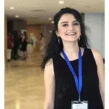 Dyt. Meltem Pınar Yıldırım — Diyetisyen, İstanbul. Portre fotoğrafı.