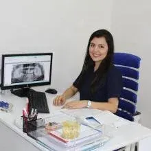 Uzm. Dt. Merve Kanber Güngör — İstanbul. Portre fotoğrafı.