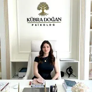 Psk. Kübra Doğan — Psikoloji, Kahramanmaraş. Portre fotoğrafı.