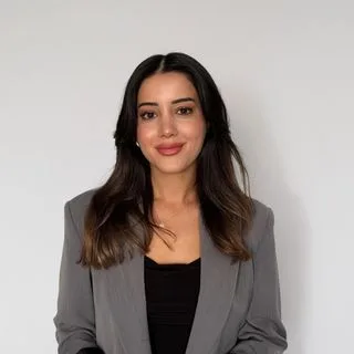 Kl. Psk. Nazan Demir Kaya — Psikoloji. Portre fotoğrafı.