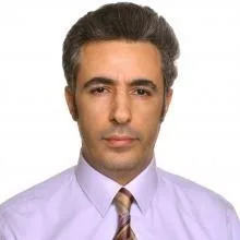 Prof. Dr. Burhan Engin — Dermatoloji, Fatih, İstanbul. Portre fotoğrafı.