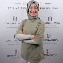Uzm. Dt. Esra Özkan Kaya — Odunpazarı, Eskişehir. Portre fotoğrafı.