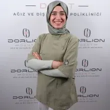 Uzm. Dt. Esra Özkan Kaya — Odunpazarı, Eskişehir. Portre fotoğrafı.