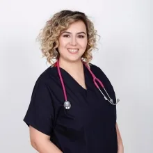 Uzm. Dr. Elif Pınar Çakır — Çocuk Sağlığı Ve Hastalıkları, İstanbul. Portre fotoğrafı.