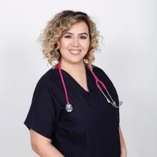 Uzm. Dr. Elif Pınar Çakır — Çocuk Sağlığı Ve Hastalıkları, İstanbul. Portre fotoğrafı.