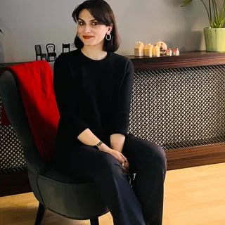 Kl. Psk. Merve Eraslan — Psikoloji, İstanbul. Portre fotoğrafı.