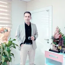 Op. Dr. Sezer Gül — Kadın Hastalıkları Ve Doğum, Yıldırım, Bursa. Portre fotoğrafı.