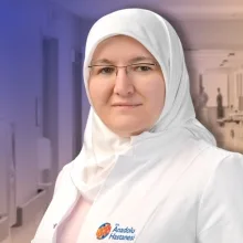 Uzm. Dr. Perihan Sözer — Kadın Hastalıkları Ve Doğum, Odunpazarı, Eskişehir. Portre fotoğrafı.