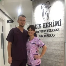 Dt. Erdal Türkkan — Diş Hekimi, İstanbul. Portre fotoğrafı.