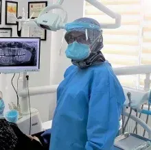 Dt. Ayşegül Öztürk — Diş Hekimi, Kocaeli. Portre fotoğrafı.