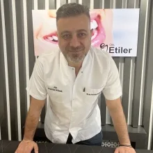 Dt. Hüseyi̇n Ferhat Dündar — Diş Hekimi, Samsun. Portre fotoğrafı.
