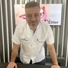 Dt. Hüseyi̇n Ferhat Dündar — Diş Hekimi, Samsun. Portre fotoğrafı.