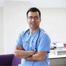 Op. Dr. Orhan Yanar — Kadın Hastalıkları Ve Doğum, Adana. Portre fotoğrafı.