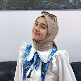 Dt. İrem Yılmaz — Diş Hekimi, Malatya. Portre fotoğrafı.