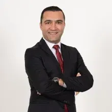 Doç. Dr. Serkan Zenger — Genel Cerrahi, İstanbul. Portre fotoğrafı.