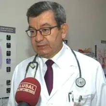 Prof. Dr. Turhan Ece — Göğüs Hastalıkları, İstanbul. Portre fotoğrafı.