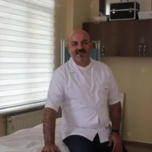 Uzm. Dr. İbrahim Tutak — Balıkesir. Portre fotoğrafı.
